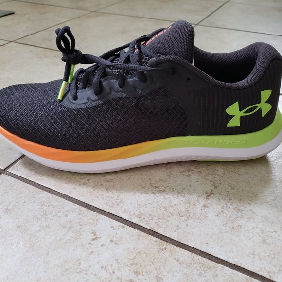 NEW Under Armour Charged Breeze Men's 3025129-104 Size 9.5 Grey/White/Green/Oran - Picture 3 of 10
